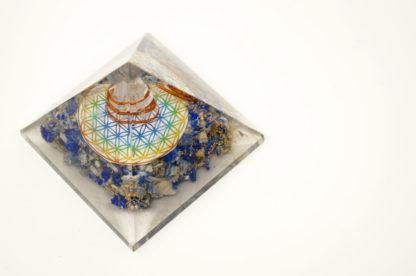 Orgonit Pyramide mit Lapislazuli