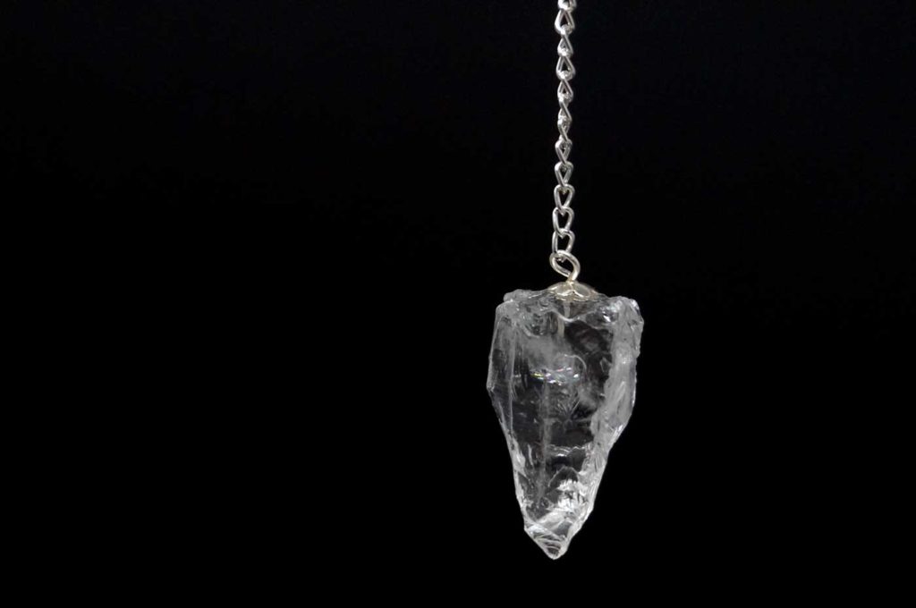 Bergkristall-Pendel mit Naturstein **Träne der Erde**